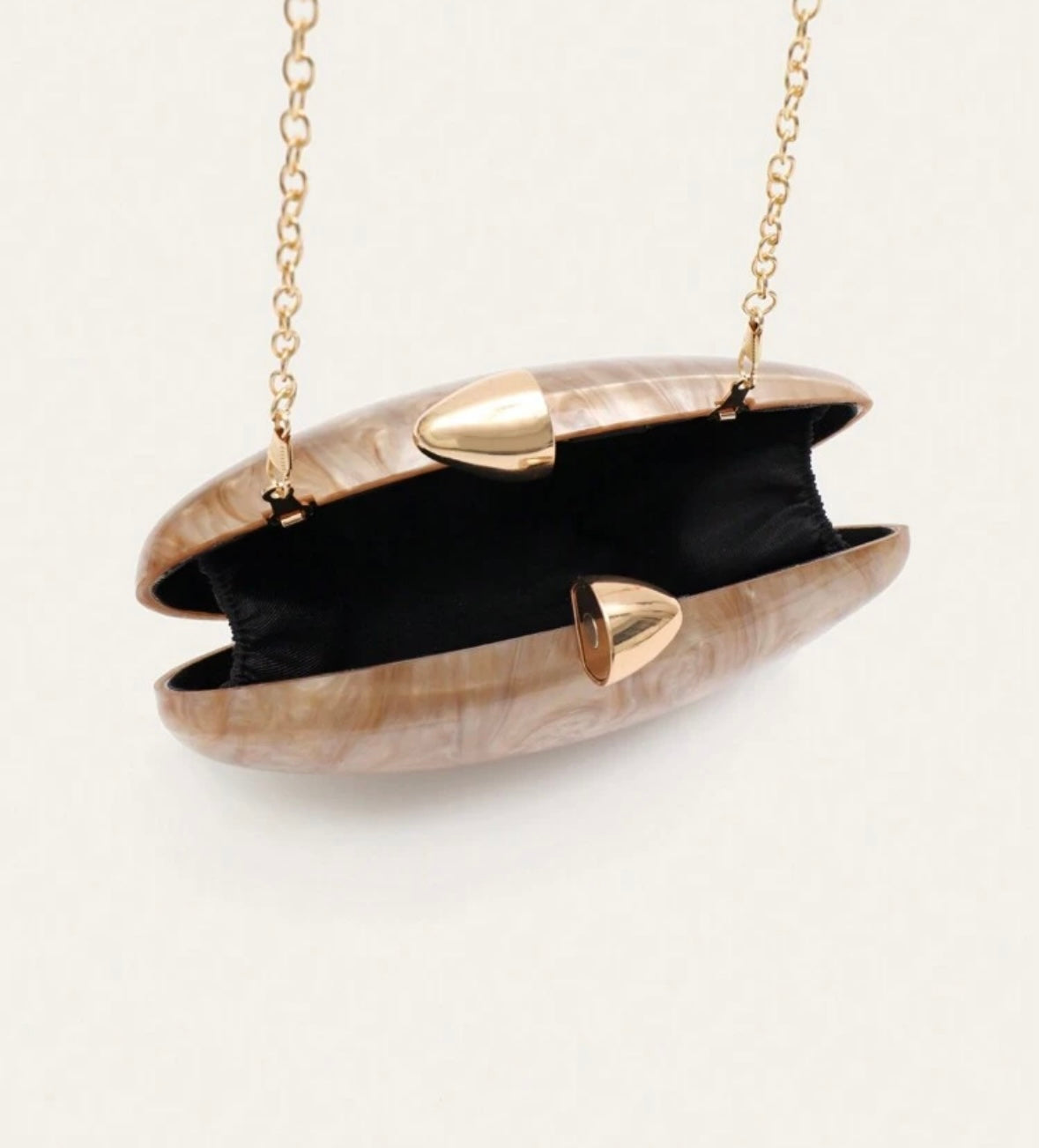 Acrylic clutch 
(SB217)