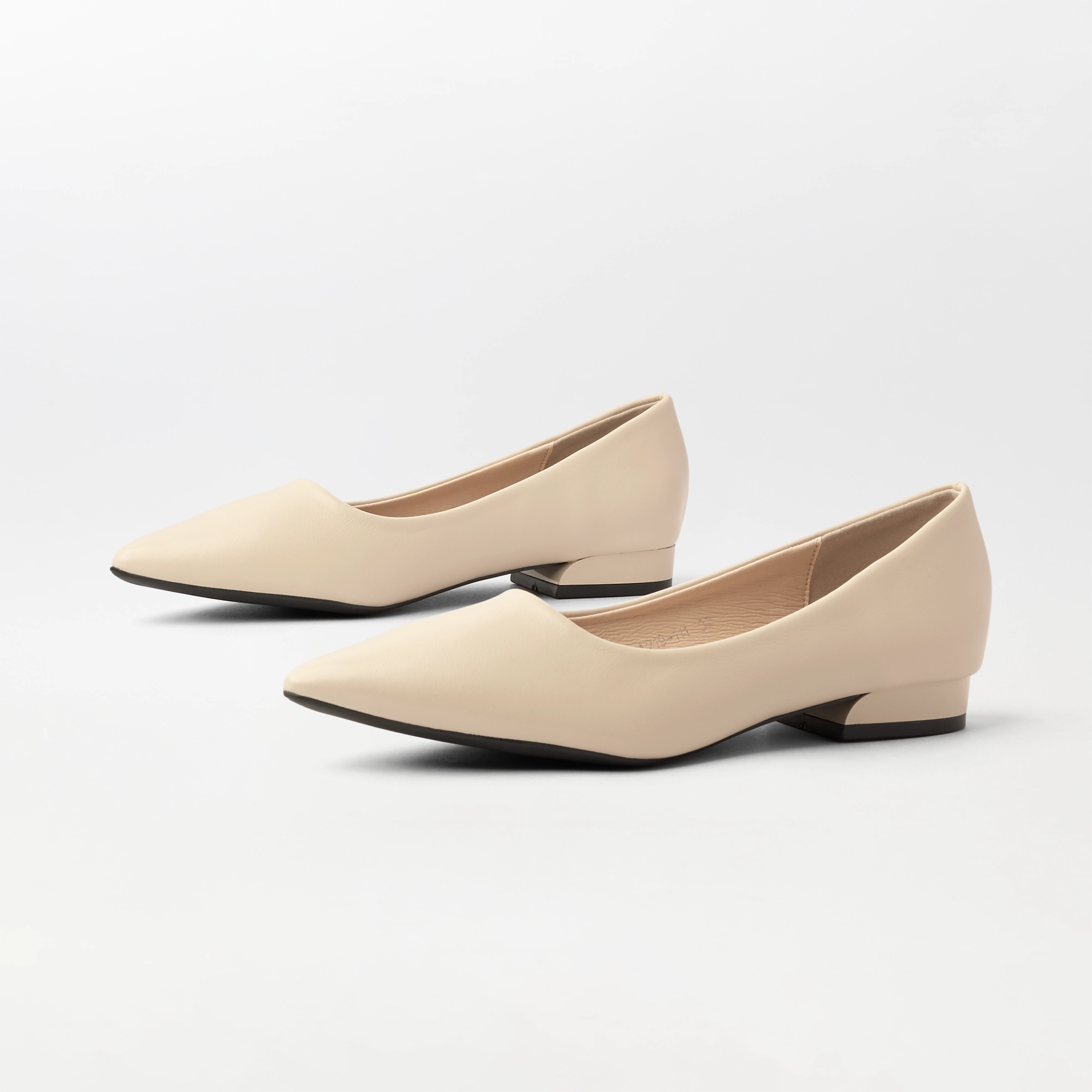 Pointed Toe Block Heel Pumps Beige - (FS97)
