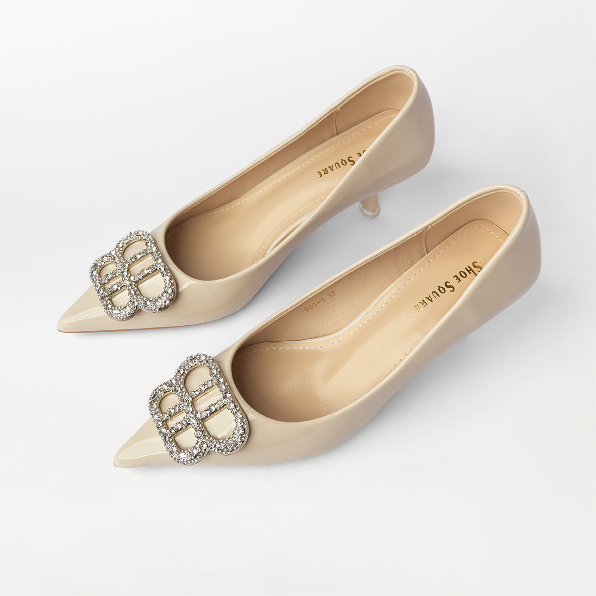 Broach kitten heel Court Shoes Beige - (CH292)